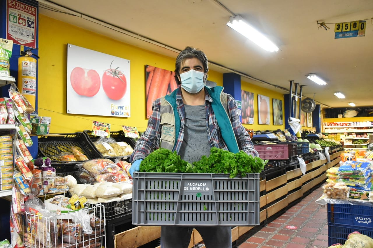 FotografoFoto Alcaldía de Medellín:Alcaldía de Medellín garantiza el abastecimiento en tiendas de barrio